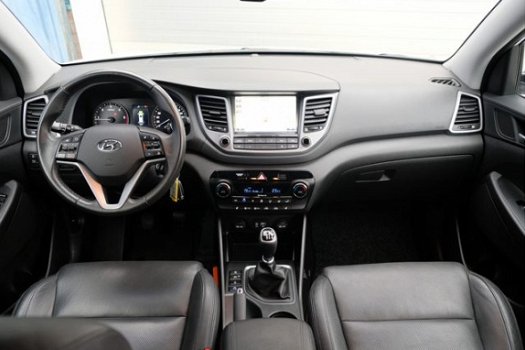 Hyundai Tucson - 1.7 CRDi 116pk 6-bak i-Motion | Navi | Leer | 19