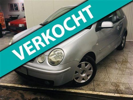 Volkswagen Polo - 1.4-16V FSI Highline 3drs AIRCO NIEUWE APK 2DE EIGENAAR - 1