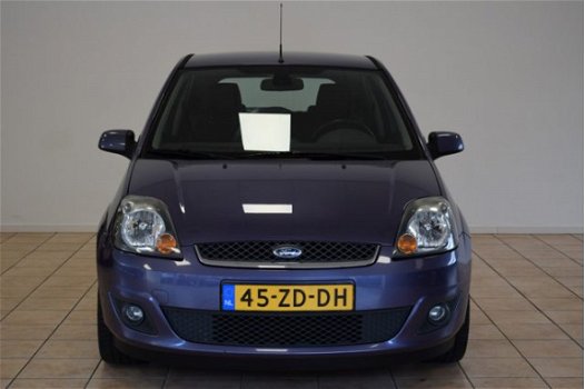 Ford Fiesta - 1.6-16V Futura Airco/Elektrische pakket/Lichtmetalen velgen Facturen van onderhoud aan - 1