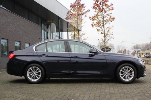 BMW 3-serie - 318i Executive Automaat Led Keyless entry Navi - 1