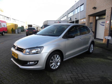 Volkswagen Polo - 1.2 70pk Pano, Clima, Navi - 1