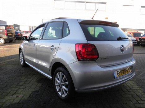 Volkswagen Polo - 1.2 70pk Pano, Clima, Navi - 1