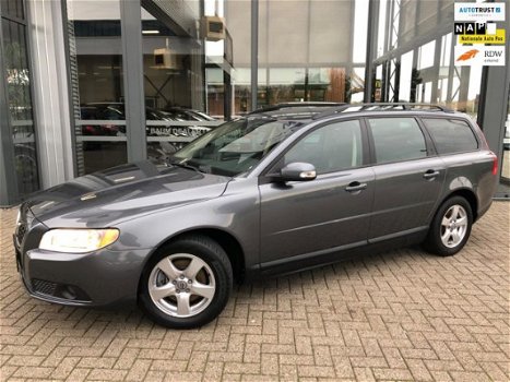 Volvo V70 - 2.0 Kinetic Clima Navi Lm.velgen Cruise Leer Elec.pakket - 1