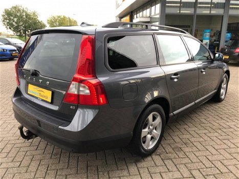 Volvo V70 - 2.0 Kinetic Clima Navi Lm.velgen Cruise Leer Elec.pakket - 1