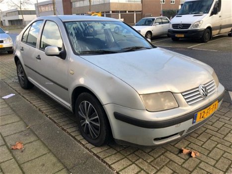 Volkswagen Bora - 1.6 TRENDLINE AIRCO - 1