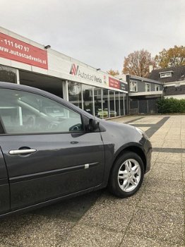 Renault Clio - 1.6-16V Privilège 5-DEURS/AIRCO/ELEK RAMEN - 1