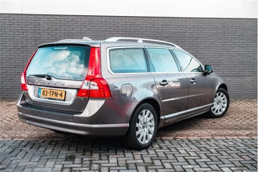 Volvo V70 - 1.6 T4 Summum 1e eig.| Klimaat + Cruise control (Adaptief) | Elek. verstelbare stoelen m - 1