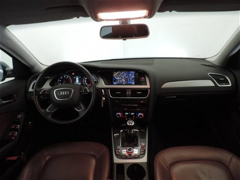 Audi A4 - 1.8 TFSIe 170pk S-Edition (leer, xenon, pdc, navi) - 1