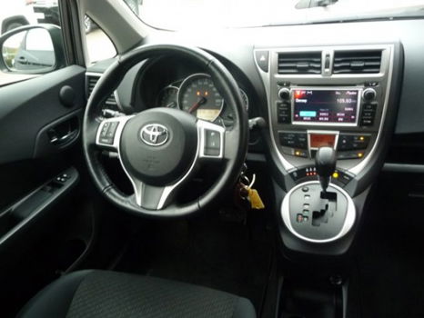 Toyota Verso S - 1.3 VVT-i Aspiration Automaat | Cruise en Climate Control | Trekhaak | Parkeer came - 1