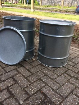 Verzinkte vaten van 100 liter met deksel. - 3