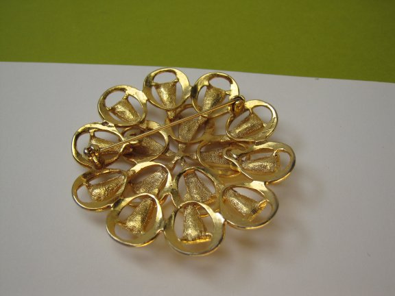 Broche goudkleurig bloem model 5.6x5.6 cm - Afbeelding 5