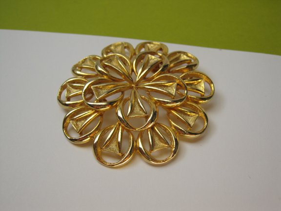 Broche goudkleurig bloem model 5.6x5.6 cm - Afbeelding 6
