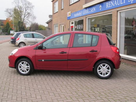 Renault Clio - 1.2-16V Business Line - 1