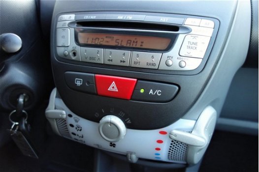 Toyota Aygo - 1.0 12V 5 deurs Access | AIRCO | VAN 1e EIGENAAR | - 1