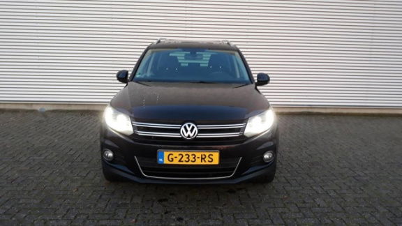 Volkswagen Tiguan - 1.4 TSI Sport&Style XENON NAVI PANO LM19