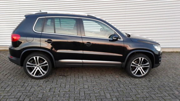 Volkswagen Tiguan - 1.4 TSI Sport&Style XENON NAVI PANO LM19