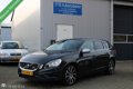 Volvo V60 - 1.6 T3 R-Design Automaat, Navi, Dealer onderhouden - 1 - Thumbnail