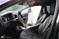 Volvo V60 - 1.6 T3 R-Design Automaat, Navi, Dealer onderhouden - 1 - Thumbnail