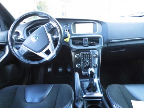 Volvo V40 - 2.0 D2 R-Design Business / LEER / NAVI / NAP / XENON - 1