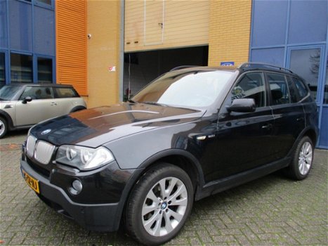 BMW X3 - 2.0i Executive Navi/PDC/sportzetels/Panodak/18inch LM sp.vlgn - 1