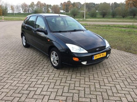 Ford Focus - 1.6-16V Trend AIRCO / NIEUW APK - 1