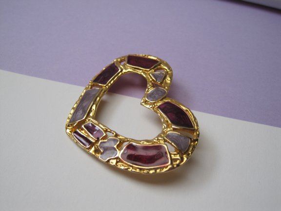 Broche goudkleurig hart model met paars tinten emaille 5.2x4.0 cm. - Afbeelding 5