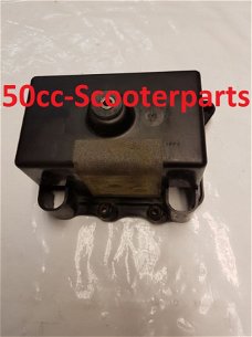 Batterijhouder Accubak Suzuki Burgman 400 41541-14F00-000 Gebruikt