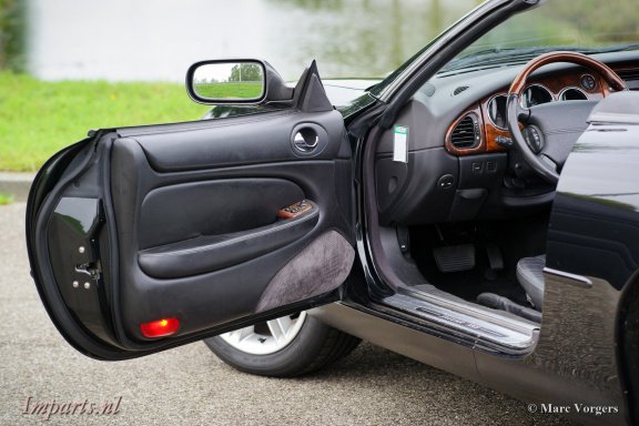 Mooie Jaguar XK8 Cabriolet uit 2001 - Afbeelding 2