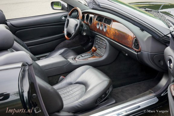 Mooie Jaguar XK8 Cabriolet uit 2001 - Afbeelding 4