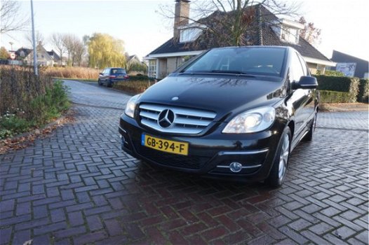 Mercedes-Benz B-klasse - 200 CDI 141pk AUTOMAAT BUSINESS CLASS LUXE NAVI TREKHAAK PARKEERSENSOREN V+ - 1