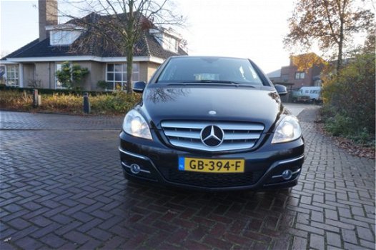 Mercedes-Benz B-klasse - 200 CDI 141pk AUTOMAAT BUSINESS CLASS LUXE NAVI TREKHAAK PARKEERSENSOREN V+ - 1