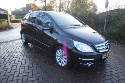 Mercedes-Benz B-klasse - 200 CDI 141pk AUTOMAAT BUSINESS CLASS LUXE NAVI TREKHAAK PARKEERSENSOREN V+ - 1