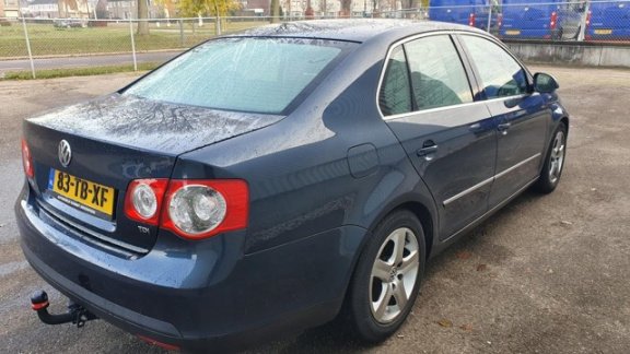 Volkswagen Jetta - 1.9 TDI Comfortline - 1