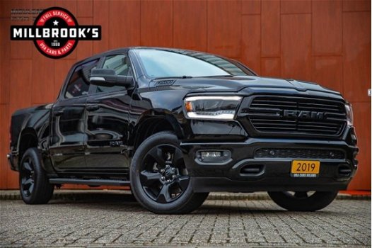 Dodge Ram 1500 - 5.7 V8 Crew Cab HEMI 4x4 NIEUW MODEL 2019 BLACK EDITION RIJKLAAR - 1