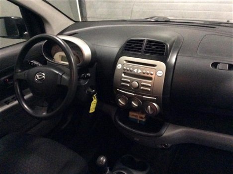 Daihatsu Sirion 2 - 1.0-12V Premium - 1