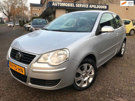 Volkswagen Polo - 1.2 Optive *AIRCO*STUURBEKR.*ELEK. RAMEN* LMV*NAP - 1