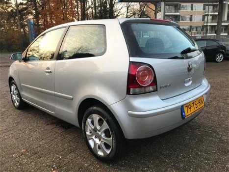 Volkswagen Polo - 1.2 Optive *AIRCO*STUURBEKR.*ELEK. RAMEN* LMV*NAP - 1