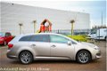 Toyota Avensis Wagon - 1.8 VVTi Business , Leer, Navi, Clima, Stoelverwarming - 1 - Thumbnail