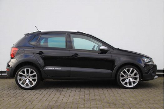 Volkswagen Polo - 1.2 TSI Cross | Parkeersensoren | Climate control | Dealeronderhouden - 1