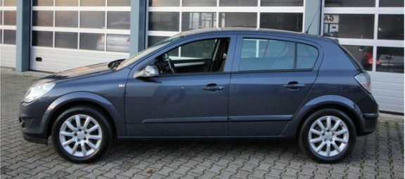 Opel Astra - 1.6 Temptation Automaat - 1