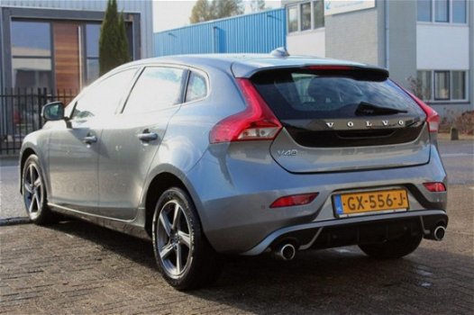 Volvo V40 - 2.0 D2 R-Design (B) + Xenon + Leder + Navi + Lmv + Pdc - 1