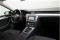 Volkswagen Passat Variant - 1.6 TDI Comfortline Automaat Led verlichting Navi ParkAssist - 1 - Thumbnail