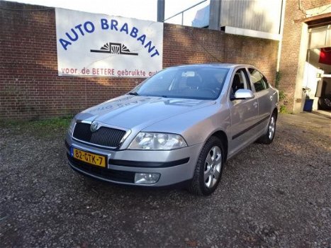 Skoda Octavia - 1.6 FSI Ambiente Attractive Business - 1