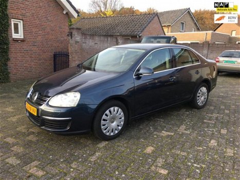 Volkswagen Jetta - 1.6 Comfortline nieuw model airco/cruiscontrol enz - 1