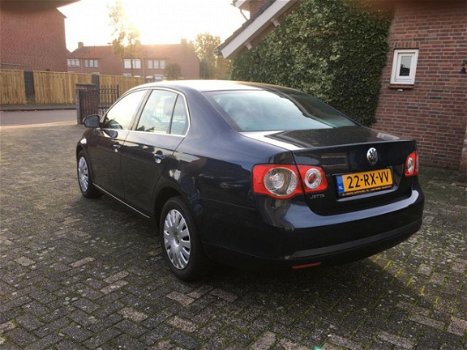 Volkswagen Jetta - 1.6 Comfortline nieuw model airco/cruiscontrol enz - 1