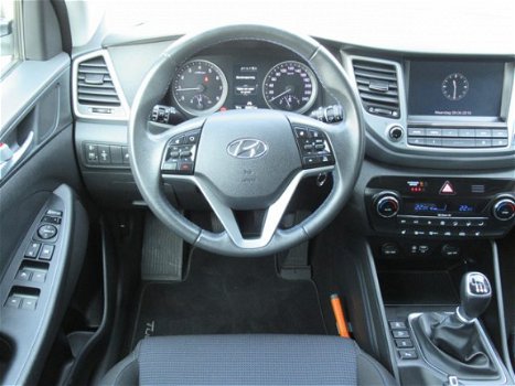 Hyundai Tucson - 1.6 GDi Comfort Navigatie / Parkeersensoren + Camera / Stoelverwarming - 1