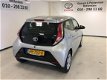 Toyota Aygo - 1.0 5d x-play, airco, camera, NL auto - 1 - Thumbnail