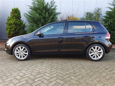 Volkswagen Golf - 1.6 TDi DSG Highline|NL-AUTO|Schuifdak|Xenon - 1