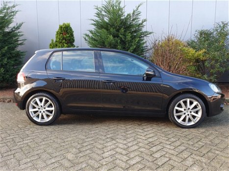 Volkswagen Golf - 1.6 TDi DSG Highline|NL-AUTO|Schuifdak|Xenon - 1