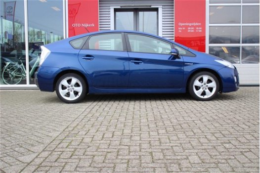 Toyota Prius - 1.8 Aspiration met lederen bekleding en navigatie - 1